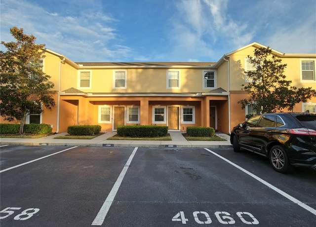 Property at 4060 Winding Vine Dr, Lakeland, FL 33812, 2 beds, 2.5 baths