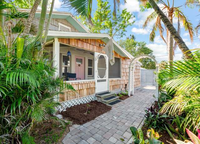 Property at 129 Avenida DE Bahia, Nokomis, FL 34275, 3 beds, 3 baths