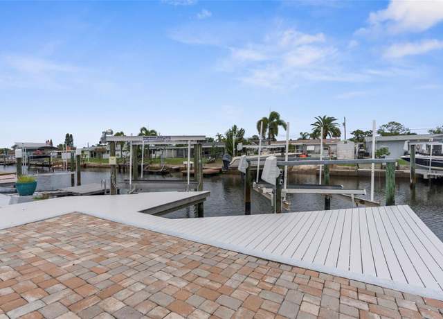 Property at 13404 Lisa Dr, Hudson, FL 34667, 2 beds, 2 baths