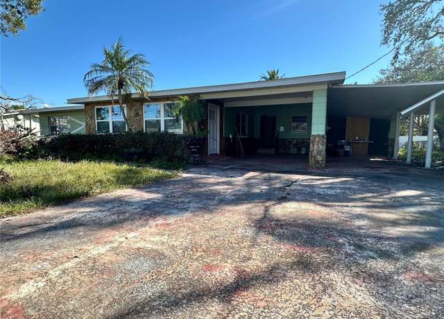 Property at 1905 10th St W, Palmetto, FL 34221, 4 beds, 3 baths