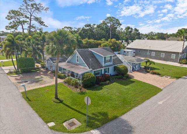 Property at 3504 Estrada St, Sarasota, FL 34239, 5 beds, 4 baths