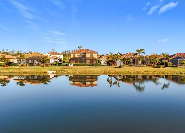 Property at 6467 Willowshire Way, Bradenton, FL 34212, 4 beds, 4 baths