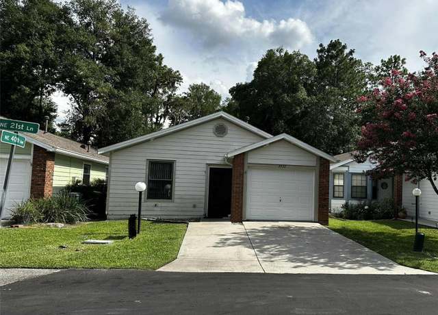 Property at 3932 NE 21st Ln, Ocala, FL 34470, 2 beds, 2 baths