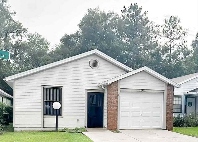 Property at 3932 NE 21st Ln, Ocala, FL 34470, 2 beds, 2 baths