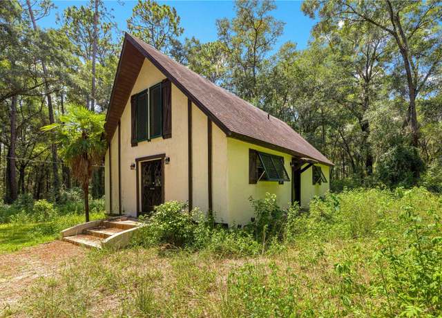 Property at 8 Never Bend Dr, Ocala, FL 34482, 3 beds, 1.5 baths