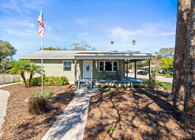 Property at 470 Hibiscus Ln N, Dunedin, FL 34698, 3 beds, 2 baths