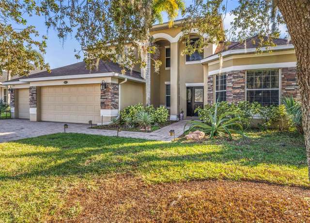 Property at 1872 Eloise Cove Dr, Winter Haven, FL 33884, 4 beds, 3.5 baths