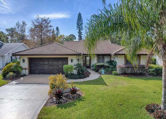 Property at 102 Cedar Way, Yalaha, FL 34797, 3 beds, 2 baths