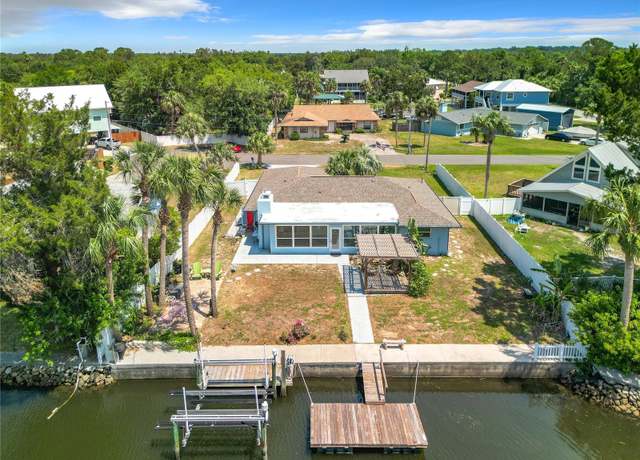 Property at 11290 W Coral Ct, Crystal River, FL 34429, 3 beds, 2 baths