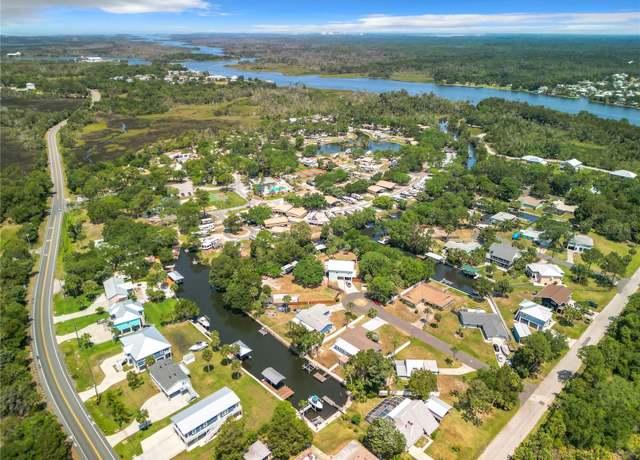 Property at 11290 W Coral Ct, Crystal River, FL 34429, 3 beds, 2 baths