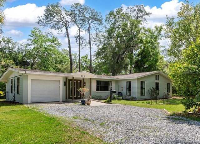 Property at 805 NE 10th Pl, Gainesville, FL 32601, 3 beds, 2 baths