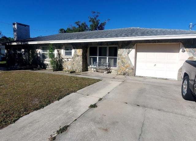 Property at 805 15th Ave W, Palmetto, FL 34221, 3 beds, 2 baths