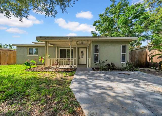 Property at 8537 93rd Ave, Seminole, FL 33777, 5 beds, 3 baths