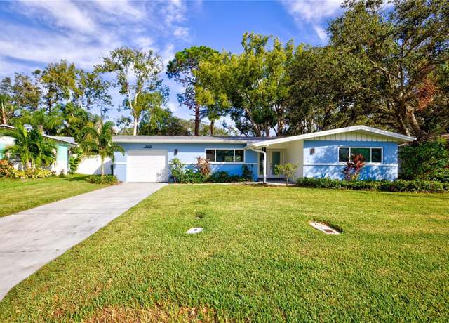 Property at 1042 Idlewild Dr N, Dunedin, FL 34698, 3 beds, 2 baths