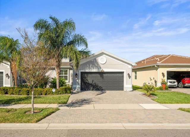 Property at 4719 Avila Lakes Dr, Wimauma, FL 33598, 3 beds, 2.5 baths
