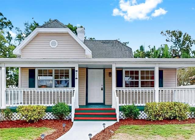 Property at 1005 45th St W, Bradenton, FL 34209, 3 beds, 2 baths