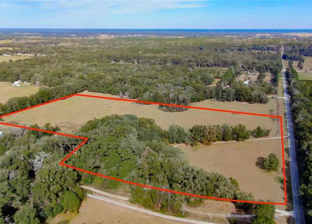 Property at 2524 SW 266th St, Newberry, FL 32669, 3 beds, 2 baths