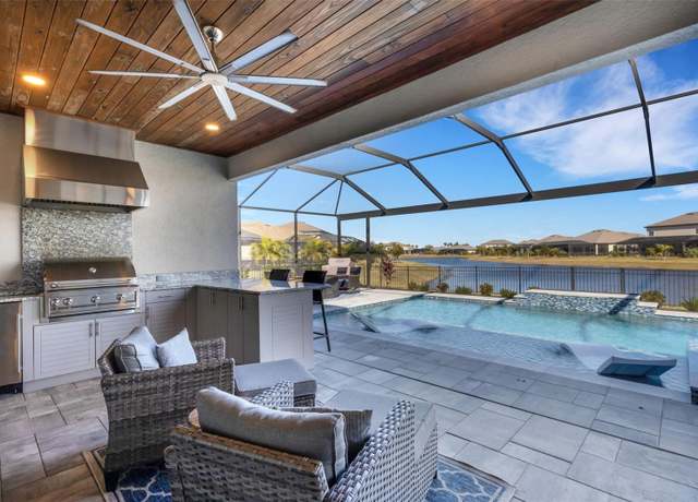 Property at 5035 Seafoam Trl, Bradenton, FL 34211, 4 beds, 2 baths