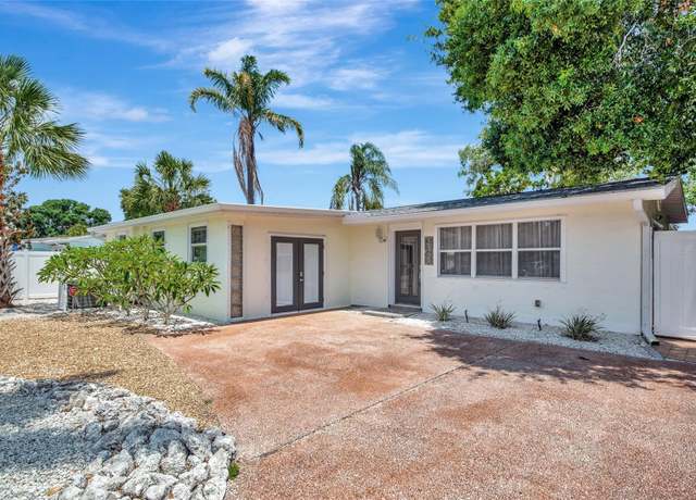 Property at 2363 Milford Cir, Sarasota, FL 34239, 3 beds, 2.5 baths