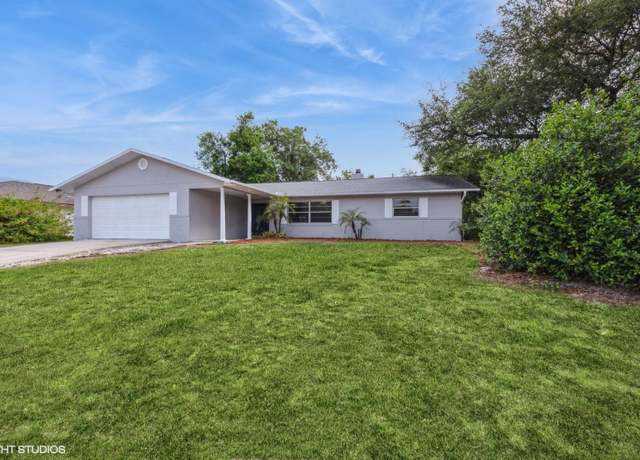 Property at 810 Sylvia Dr, Deltona, FL 32725, 3 beds, 2 baths