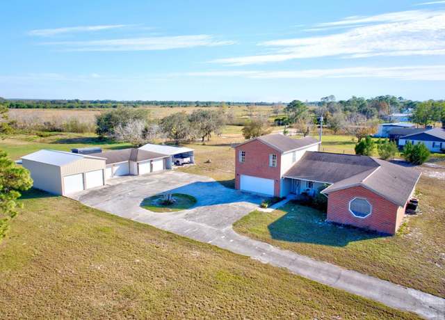 Property at 112 Park Land Dr, Lake Placid, FL 33852, 4 beds, 3 baths