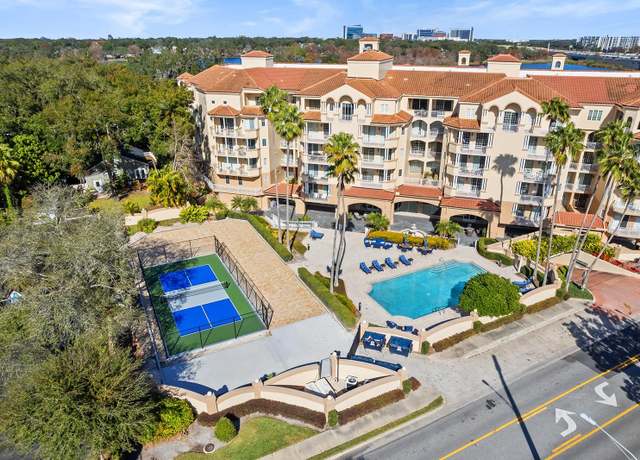 Property at 1110 W Ivanhoe Blvd #6, Orlando, FL 32804, 3 beds, 2.5 baths