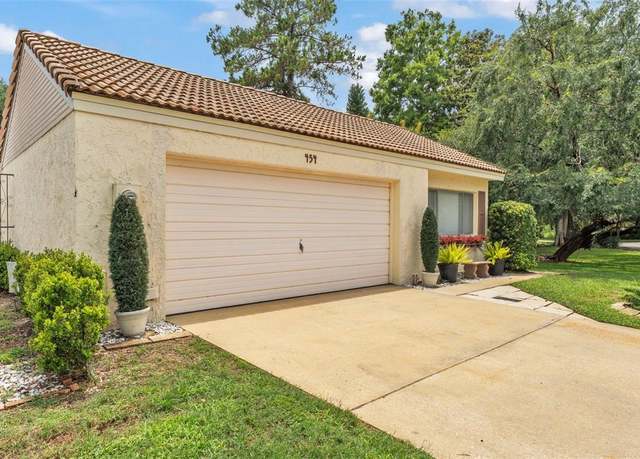 Property at 454 San Jose Dr, Winter Haven, FL 33884, 2 beds, 2 baths