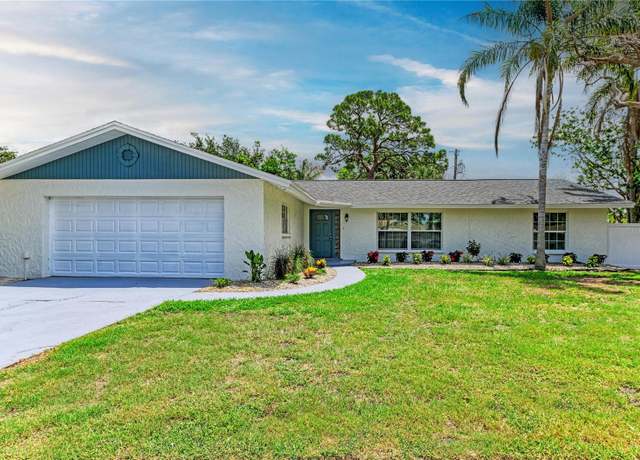 Property at 221 Vermont Ave E, Bradenton, FL 34208, 3 beds, 3 baths