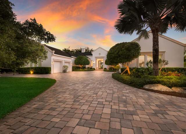 Property at 3336 Old Oak Dr, Sarasota, FL 34239, 3 beds, 4 baths