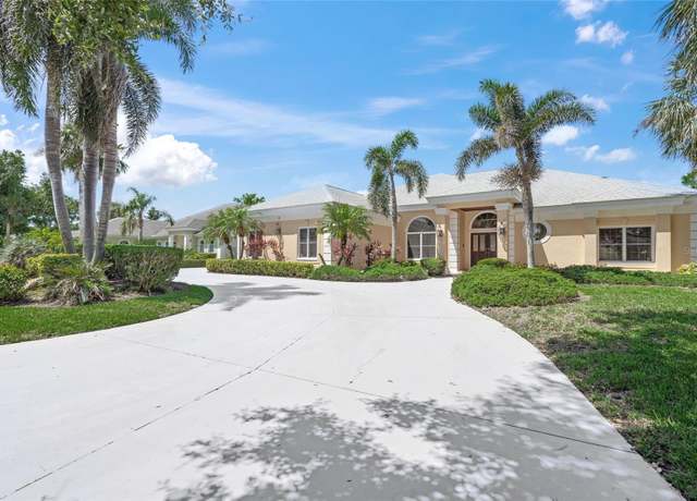 Property at 8 Dominica Dr, Englewood, FL 34223, 3 beds, 3.5 baths