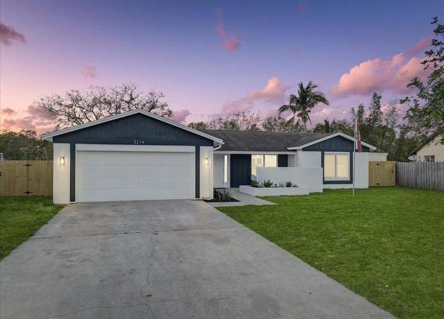 Property at 3214 40th St W, Bradenton, FL 34205, 3 beds, 2 baths