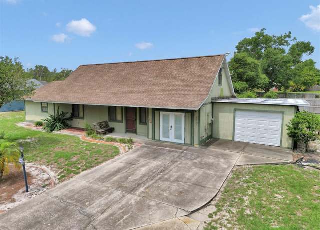 Property at 40533 E 8th Ave, Umatilla, FL 32784, 3 beds, 3 baths