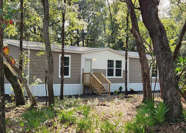 Property at 131 Compton St, Interlachen, FL 32148, 3 beds, 2 baths