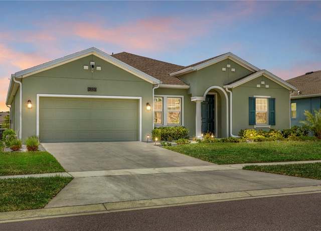 Property at 5220 Red Coral Cir, Mount Dora, FL 32757, 4 beds, 3.5 baths