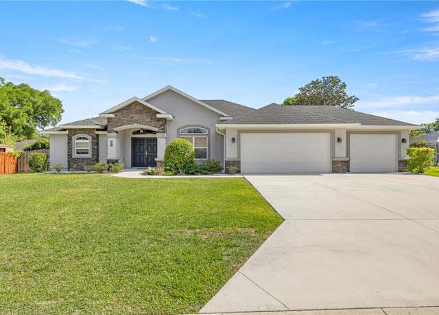 Property at 5144 NE 9th St, Ocala, FL 34470, 3 beds, 2 baths