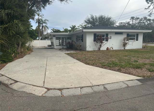 Property at 3553 Center Cir, Largo, FL 33774, 3 beds, 2 baths