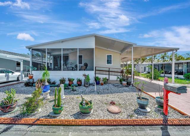 Property at 328 S Port Royal Ln, Apollo Beach, FL 33572, 3 beds, 2 baths