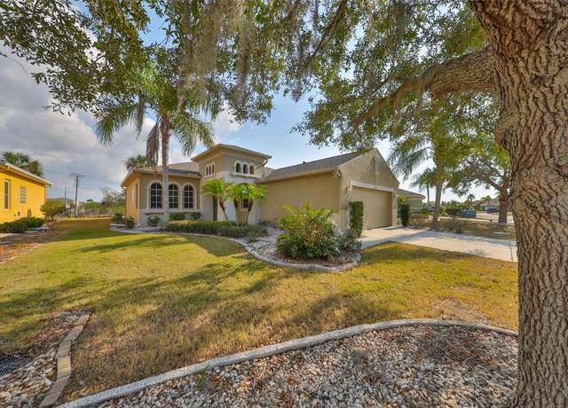 Property at 918 Regal Manor Way, Sun City Center, FL 33573, 2 beds, 2 baths