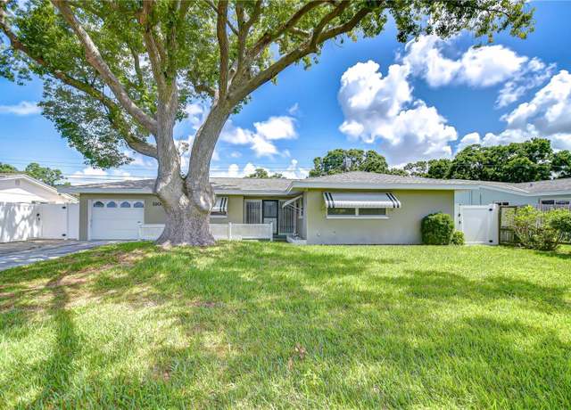 Property at 12033 82nd Ave, Seminole, FL 33772, 2 beds, 2 baths