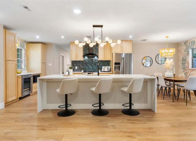 Property at 236 N Ranger Blvd, Winter Park, FL 32792, 3 beds, 2 baths
