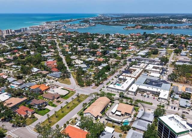 Property at 525 Barcelona Ave #207, Venice, FL 34285, 2 beds, 2 baths