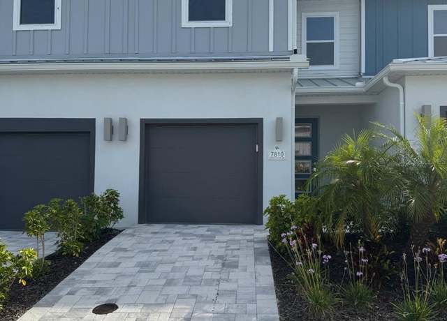 Property at 7810 Spectrum Dr, Kissimmee, FL 34747, 3 beds, 2.5 baths