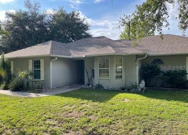 Property at 824 Berryhill Cir, Fruitland Park, FL 34731, 3 beds, 2 baths