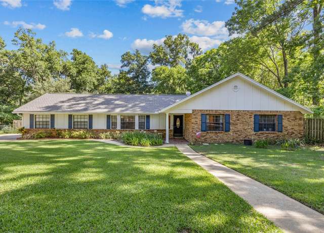 Property at 10200 NW 6th Pl, Gainesville, FL 32607, 3 beds, 2.5 baths