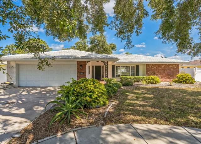 Property at 2521 Carlisle Pl, Sarasota, FL 34231, 3 beds, 2 baths