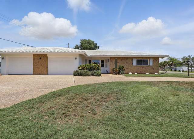 Property at 3105 Gulfgate Dr, Sarasota, FL 34231, 3 beds, 2 baths