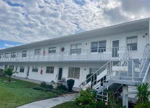 Property at 5895 18th St N #11, St Petersburg, FL 33714, 1 bed, 1 bath