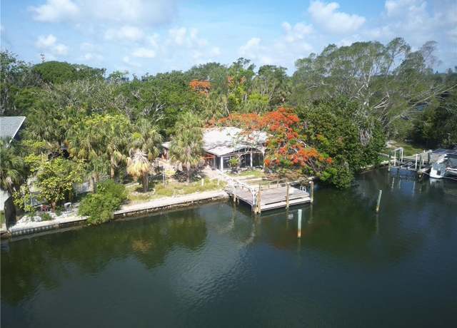 Property at 6 Sea Ln S, St Petersburg, FL 33705, 2 beds, 2 baths