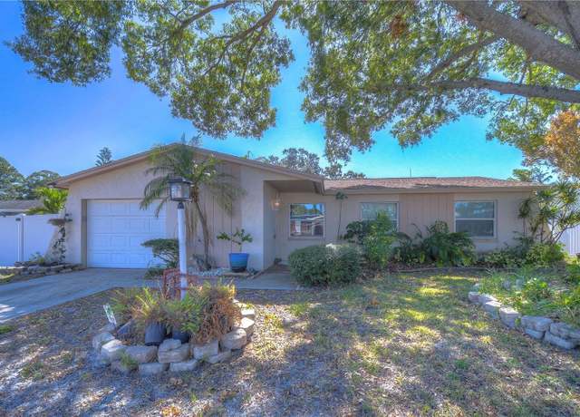 Property at 9252 81st Ave, Seminole, FL 33777, 3 beds, 2 baths