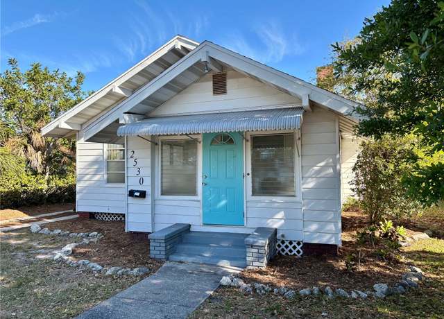 Property at 2530 9th Ave W, Bradenton, FL 34205, 2 beds, 2 baths